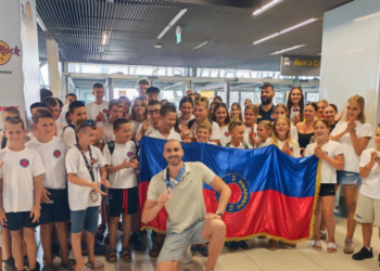 Emotivni doček brončanog Vlaha Nenadića: ‘Pred hrvatskim plivanjem je jedno lijepo proljeće!’ (FOTO)