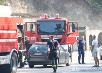 FOTO Sarajevo šalje vatrogasce u Konjic, stižu i dodatni Air Tractori za borbu s velikim požarom