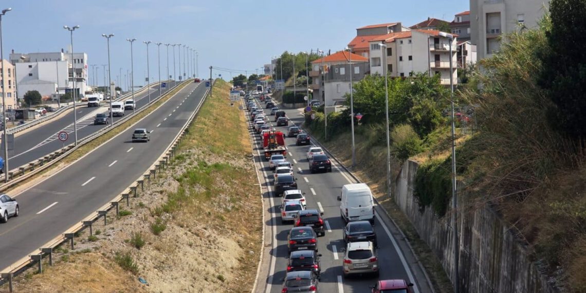 FOTO Semafori proradili, ali Split i dalje “stoji”: Velika gužva od Domovinskog rata prema izlazu iz grada