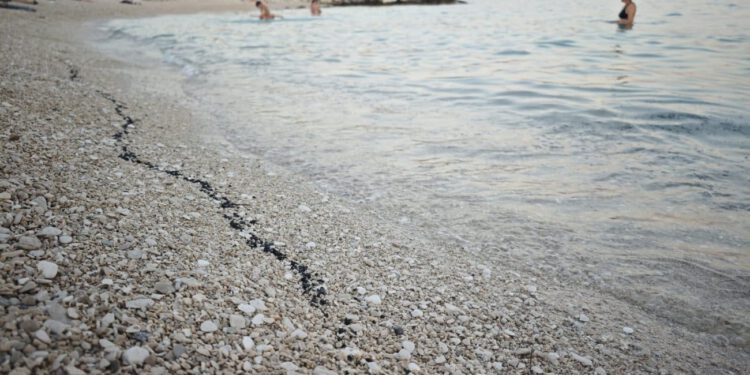 FOTO Split danima pod mirisom dima, sada se na Žnjanu pojavio i pepeo