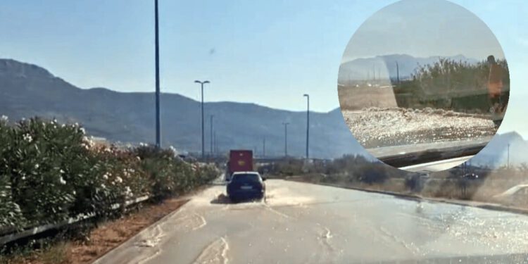 FOTO Voda pliva po brzoj cesti kroz Kaštela: Ophodarska služba na terenu