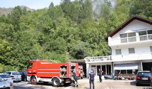 FOTO/VIDEO Vatra stigla do kuća kod Konjica, vatrogasci ih uspjeli obraniti