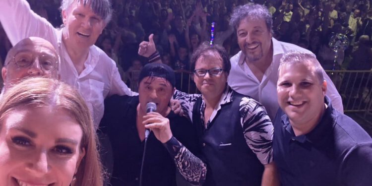 Festivo rasplesao i raspjevao Stobrečane i goste! Ribarska fešta za pamćenje uz legendarni hit “Stare kuće”