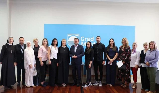 Grad Mostar: Za subvencije vrtića bi uzeli s plaća zaposlenika, pa novac vratili rebalansom koji bez SDA ne može proći