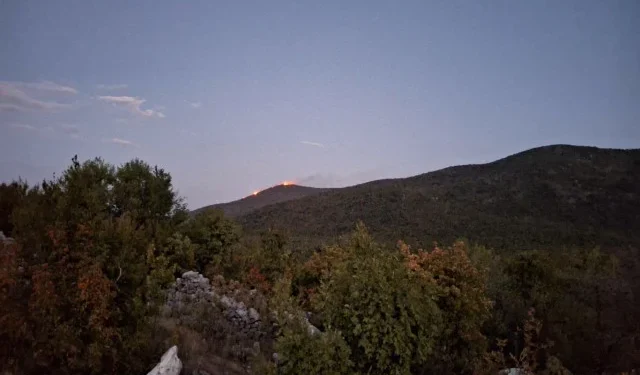 Grom izazvao požar iznad Popova polja