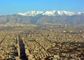 Kilometarske kolone ispred benzinskih crpki u iranskim gradovima