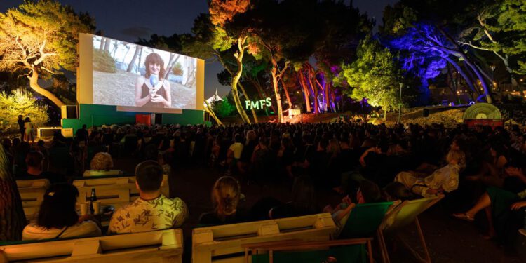Ljetno kino Bačvice ulaze u završnicu sezone uz Ridleyja Scotta,Bourdaina i nagrađivane filmove