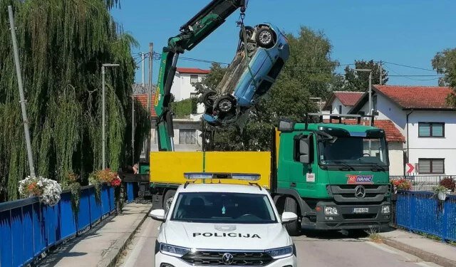 Ljubuški vatrogasci izvukli automobil iz vode kod Bagina mosta