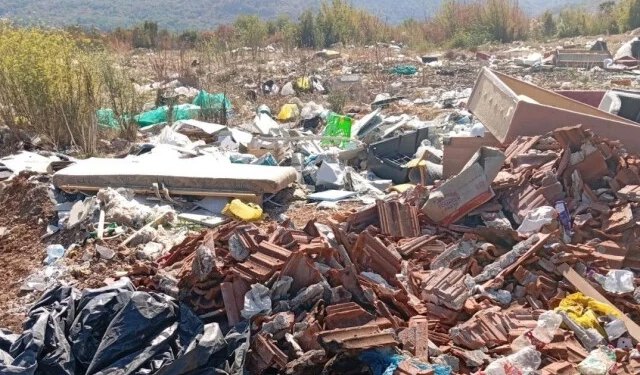 Mještani Salakovca upozoravaju na divlju deponiju i traže inspekcijski nadzor