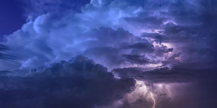 Mogući tuča, poplave i tornada