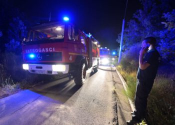 NOVI DETALJI POŽARA KOD IGRANA Četiri kanadera gasila vatru, 33 vatrogasca ostaju na požarištu tijekom noći