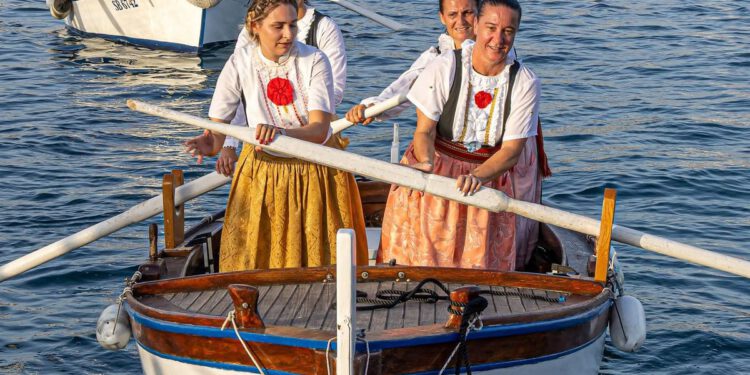 Na Krapnju oživljeno sjećanje na žuljevite ruke otočkih žena