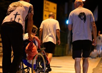 POLICIJA IZDALA VAŽNO UPOZORENJE Zatvara se stara cesta Solin-Klis, evo kada i kojim će pravcima hodočasnici prema Sinju