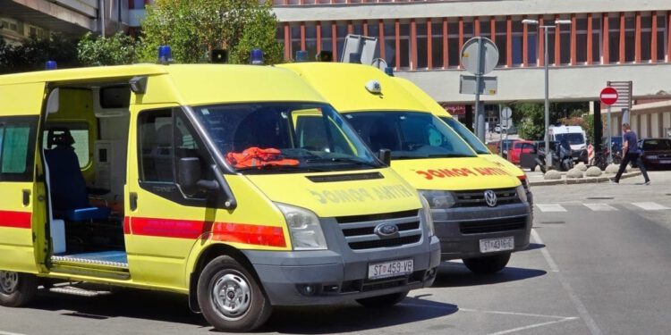 PROMETNA NESREĆA NA TROGIRSKOJ ZAOBILAZNICI: Pao motocikl, dvije osobe prevezene u bolnicu
