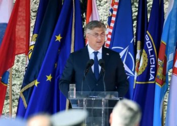 Plenković u Kninu najavio veće mirovine za 200.000 hrvatskih branitelja