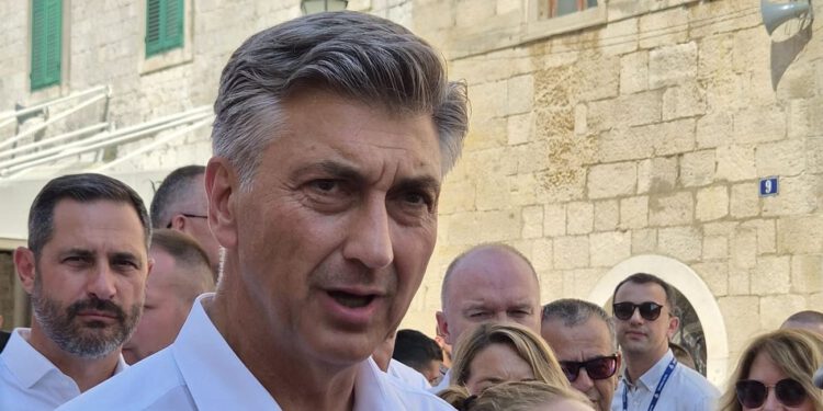Premijer Plenković iz Sinja najavio nove cijene goriva