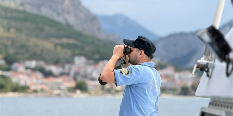 SPLITSKO PLOVNO PODRUČJE Policija kaznila čak 85 prekršaja, od čega 25 “glisiranja“ u tjedan dana