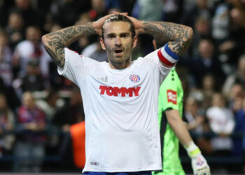 Sportske novosti – VIDEO: Novi show u porazu Hajduka! Livaja propustio izjednačiti iz spornog penala, Kolarić sudio simuliranje pa