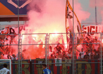 Sportske novosti – VIDEO: Zabrinjavajuće scene! Torcida žestoko izvrijeđala Dalića pa zapalila tribinu na stadionu u Varaždinu