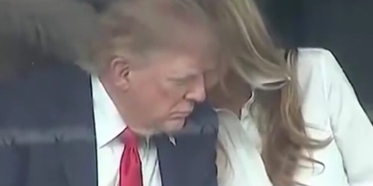 Stručnjakinja za čitanje s usana otkrila što je Melania rekla Trumpu: ‘Dosta mi je’