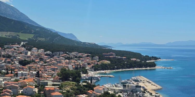Sunčano i vruće, poslijepodne ipak stiže blago osvježenje