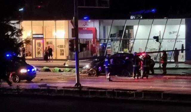Teža prometna nesreća kod Piramide u Mostaru, oštećeni semafori
