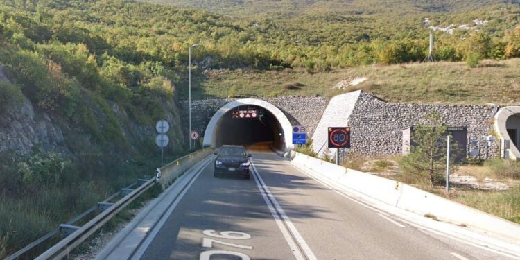 Tunel Sv. Ilija zatvoren za promet zbog vozila u kvaru
