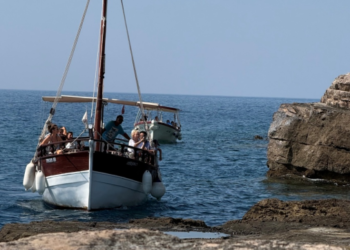 Turist upozorava: Plovila prolaze neposredno uz kupače na Lokrumu, kao da smo u zoološkom vrtu