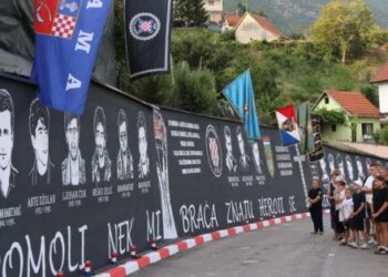 U Rumbocima otvoren 63 metra dug mural posvećen hrvatskim braniteljima ramskog kraja
