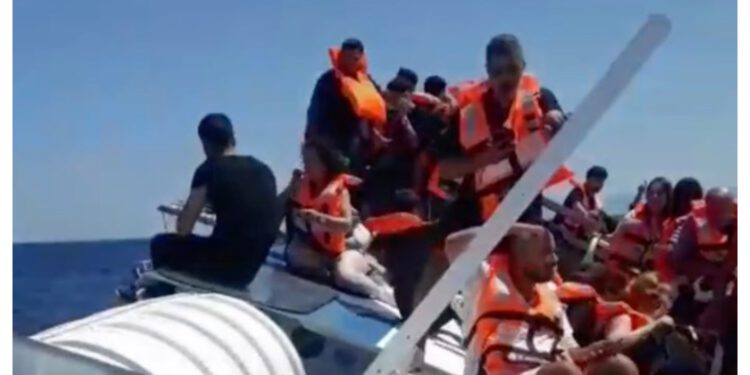 U brodolomu kod Cipra 267 ljudi palo u more, brojni nestali i poginuli