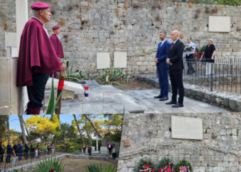 U znak sjećanja položeni vijenci na otoku Daksi (FOTO)
