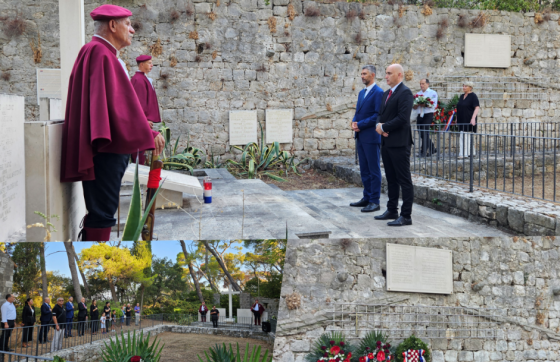 U znak sjećanja položeni vijenci na otoku Daksi (FOTO)