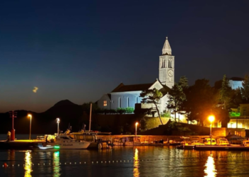 Usred turističke sezone Lopud ostao bez struje: ‘Danima se borimo s padovima napona i nestankom struje’