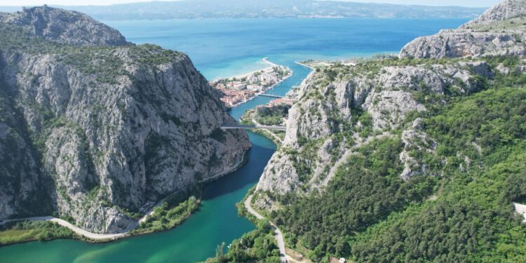 VAŽNA OBAVIJEST IZ POLICIJE Na omiškom području otvorene sve ceste osim novog mosta