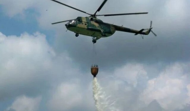 VIDEO Helikopter OS BiH gasio požar u Drežnici: Za više od četiri sata izbacio 22.000 litara vode