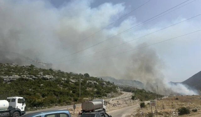 VIDEO Vatrogasci gase požar na odlagalištu otpada u Trebinju