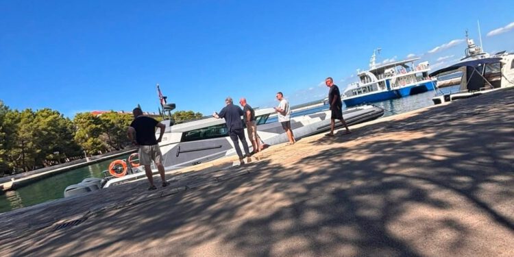 VOJNO” PLOVILO NA BRIJUNIMA Istarska policija potvrdila: “Nisu imali registracijsku oznaku