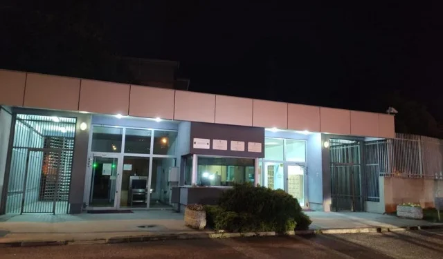 Već mu se sudi zbog ‘zarobljavanja’ sudskih policajaca, sada optužen i za napad na carinika