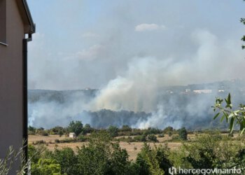 Veliki požar kod Čitluka, stigli i Air Tractori