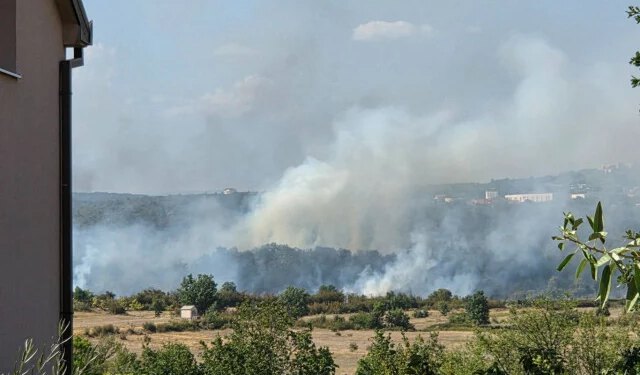 Veliki požar kod Čitluka, stigli i Air Tractori