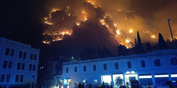 Više od 20 sati na terenu kod Omiša: “U 18 godina službe nikada nisam vidio ovakvu vatrenu stihiju”