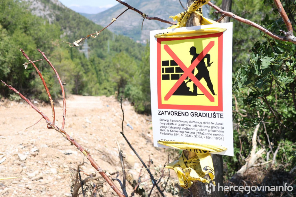 Probijanje puta za polaganje kablova za spajanje solarne elektrane Enersol