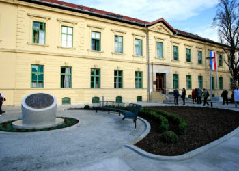 Troje stradalih u požaru kod Omiša i dalje životno ugroženo