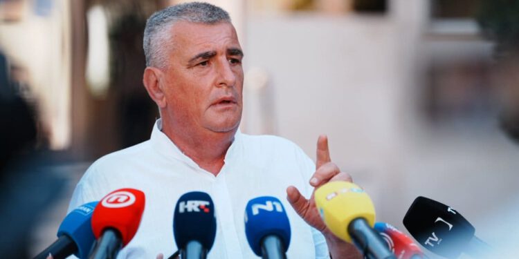 Bulj čestitao početak školske godine: „Vjerujte u sebe, budite uporni i ne bojte se izazova“