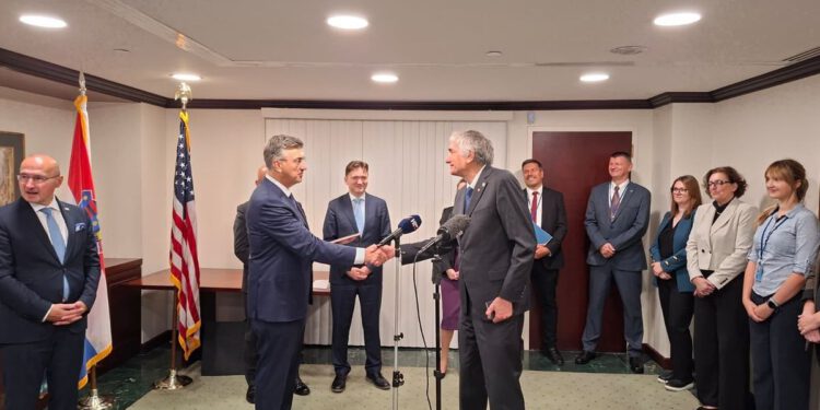 DOBIO PUTOVNICU RH Američki nobelovac podrijetlom s Visa postao hrvatski državljanin: “Pomaknuo je granice spoznaje”