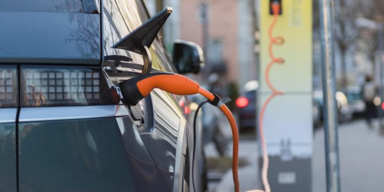 Električni automobili mogu prijeći tri puta veći put od benzinaca i dizelaša s istom količinom energije