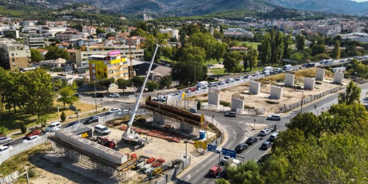 FOTO I VIDEO Most Jadro raste iz dana u dan: Radovi se odvijaju na pet pozicija istodobno, u tri tjedna ugrađeno 576 kubika betona