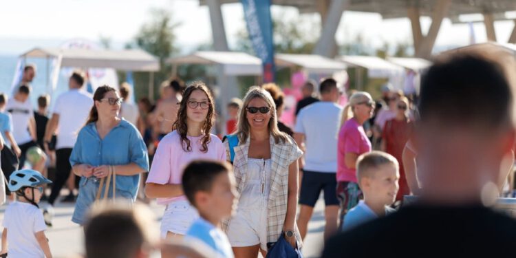 FOTO Treće izdanje „Dana splitskog sporta“ okupilo stotine obitelji, sportaša i rekreativaca