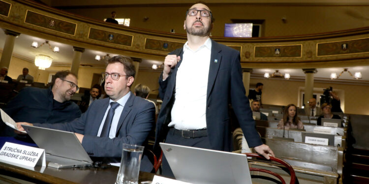 Goluža propitkivao Tomaševića, ovaj mu odgovorio: ‘Frustrirani ste, jasno i zašto’