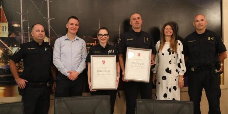 Grad Makarska nagradio policijske službenike